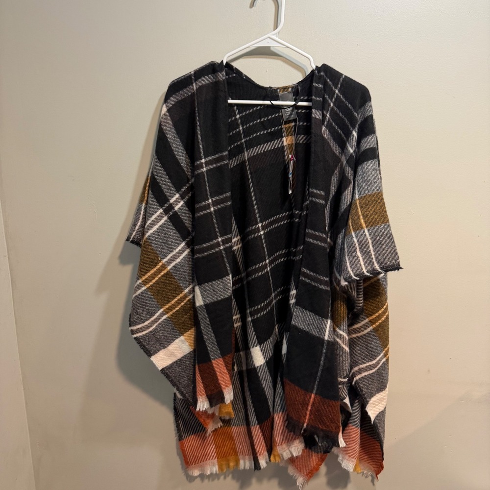 Vince Camuto Black Neutral Plaid‎ Wrap Poncho One Size V4642403 New